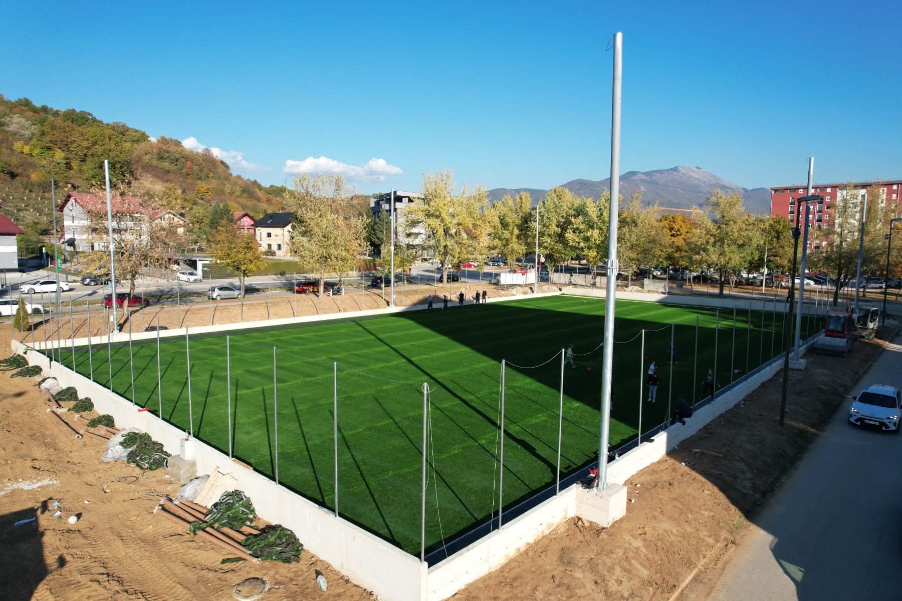 Općina Novi Grad nastavlja ulagati u sport: FK Dobrinja dobio moderan teren!