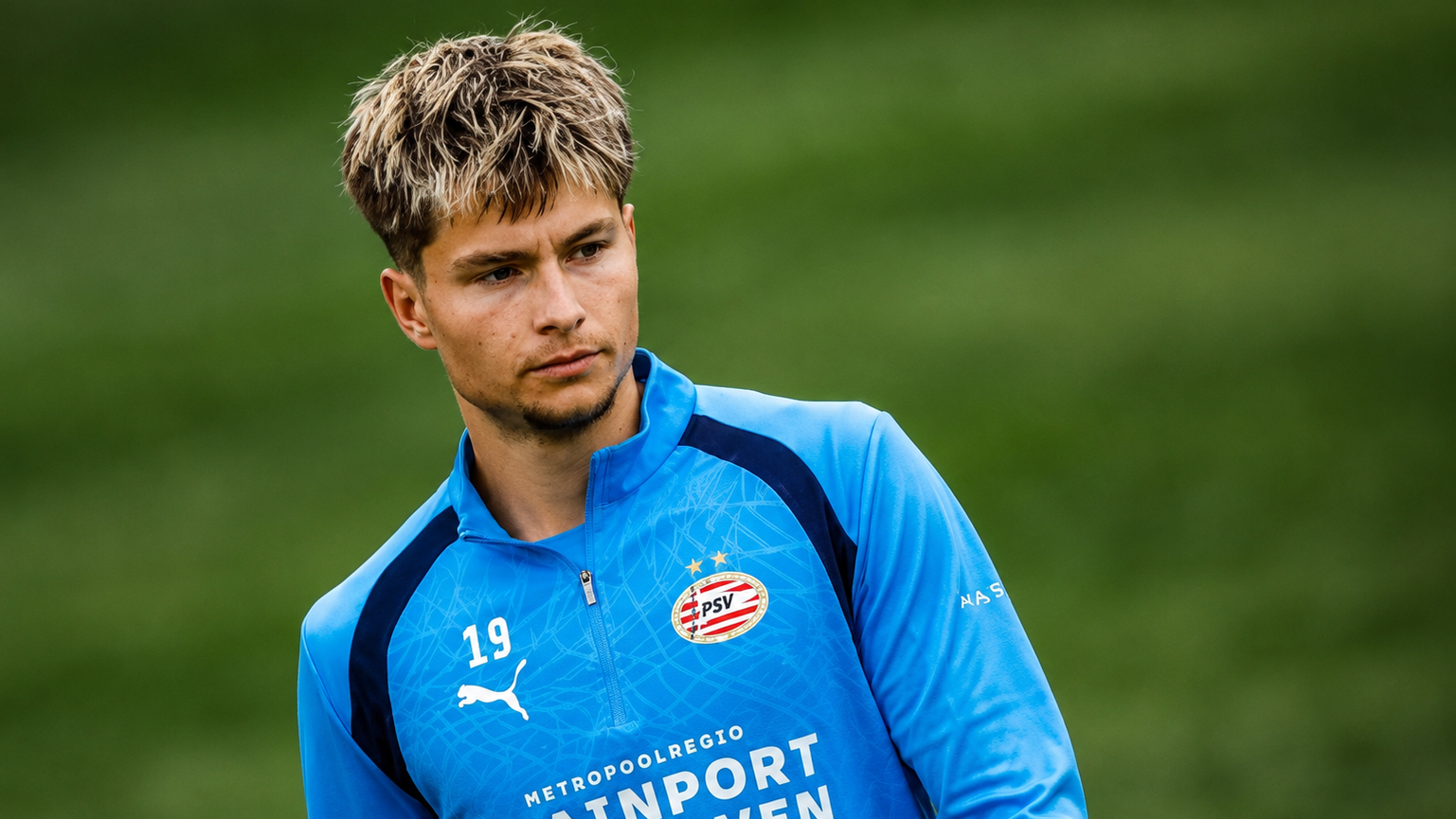 Nova sezona, stari problemi: Esmir Bajraktarević ponovo bez minuta u PSV-u!
