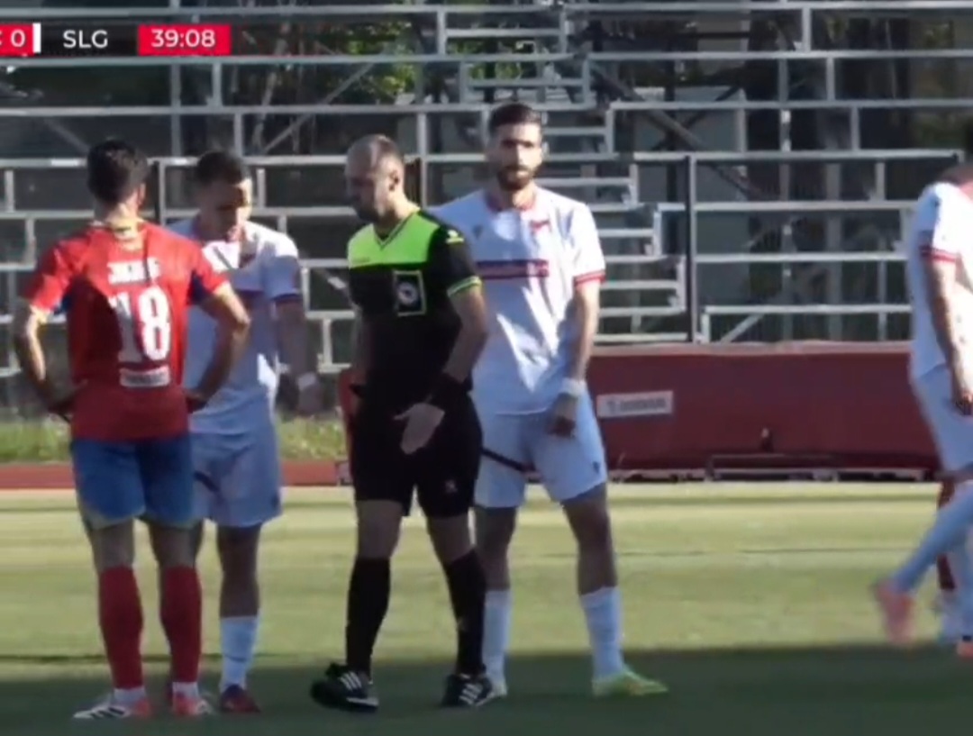 Pogledaj video: Skandal u Banjoj Luci, igrač tražio prekid utakmice zbog sramnog skandiranja