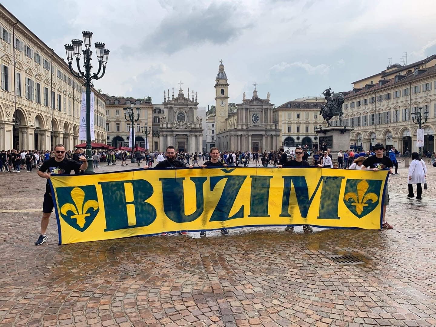 Priča o vjernosti bez granica: Kako je transparent 'BUŽIM' postao simbol navijanja za BiH!