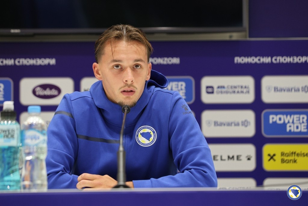 Amar Dedić oduševio sve: Prekinuo je obraćanje zbog ezana!