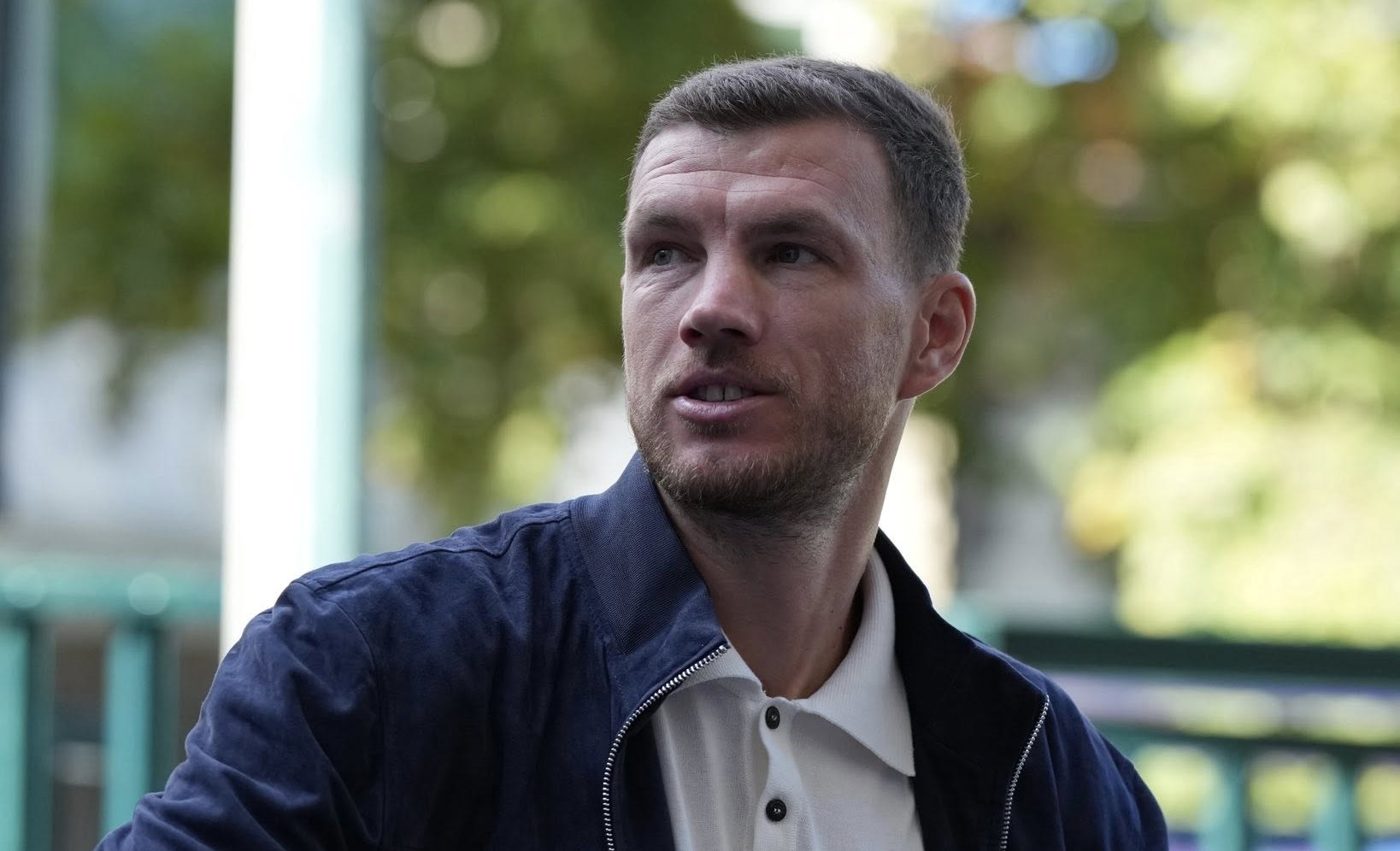 Džeko stigao u Njemačku: Počinju ljekarski pregledi, potom slijedi potpis!