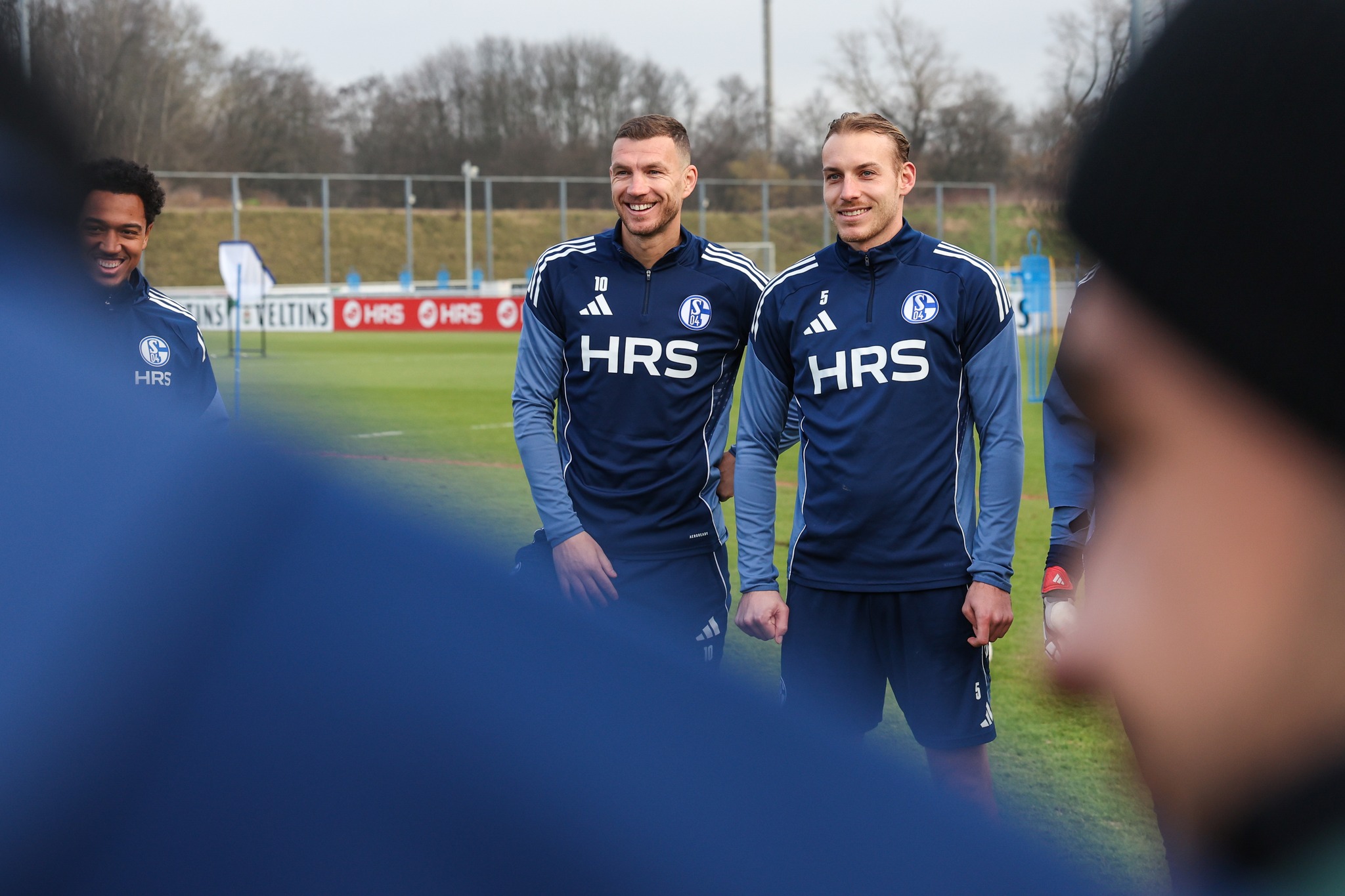 Sve je spremno za spektakl: Džeko danas debituje za Schalke!