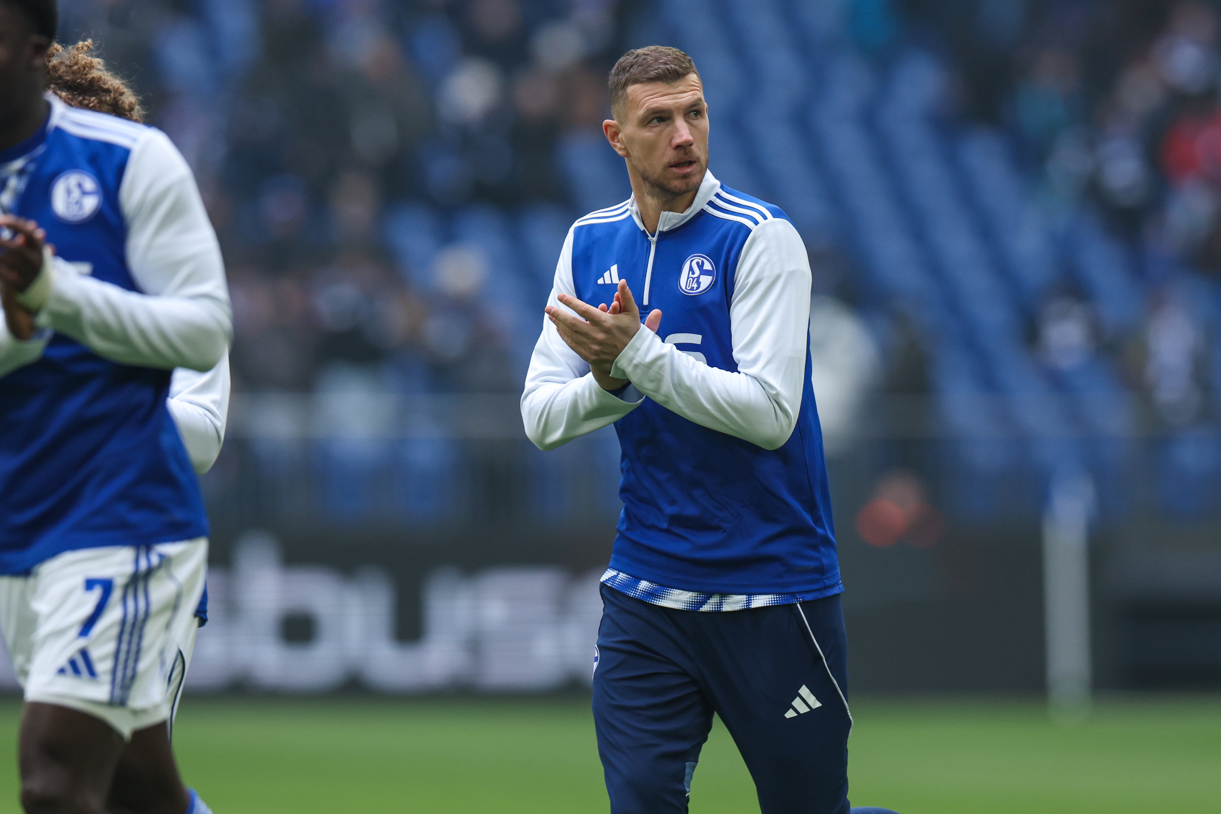 Edin Džeko debitovao za Schalke: Ovacije koje su zatresle Veltins Arenu!