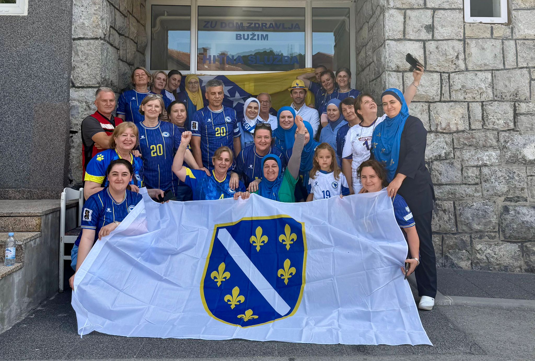 Dom zdravlja Bužim u dresovima BiH: Podrška Zmajevima pred Švicarsku!