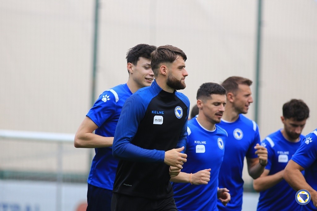 Trebao je biti nasljednik Džeke, a sada je doživio novi pad: Hamulić ostao bez kluba!