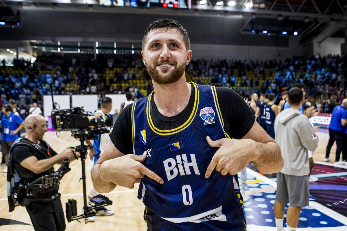Nurkić žestoko prozvao Azmira Husića: Tuzla i Sloboda zaslužuju bolje!