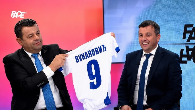 Vukanović dobio dres reprezentacije BiH od Hurtića: Evo šta je rekao!